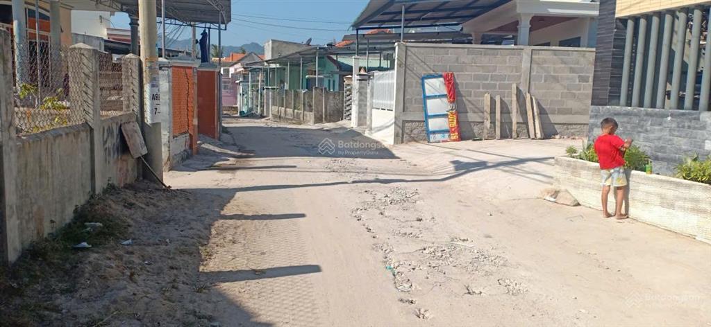 Cần bán nhà cấp 4 ngay khu du lịch dốc lết