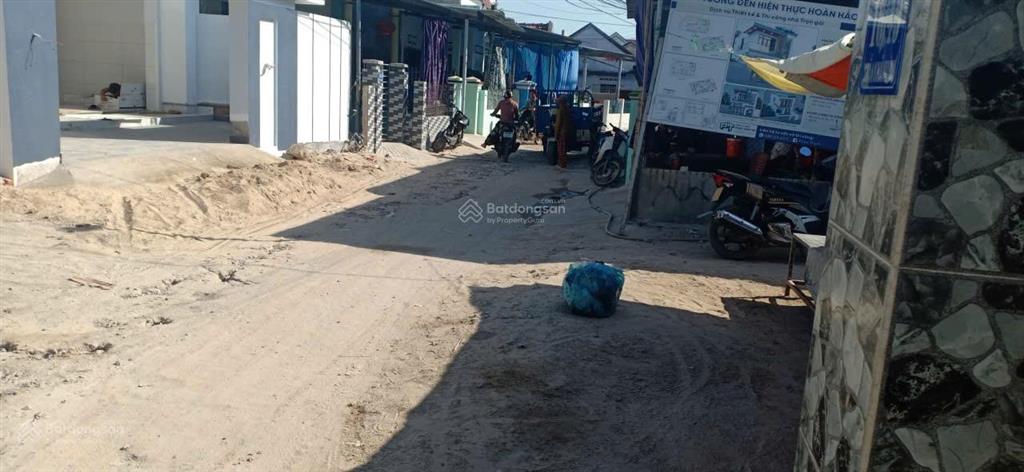 Cần bán nhà cấp 4 ngay khu du lịch dốc lết