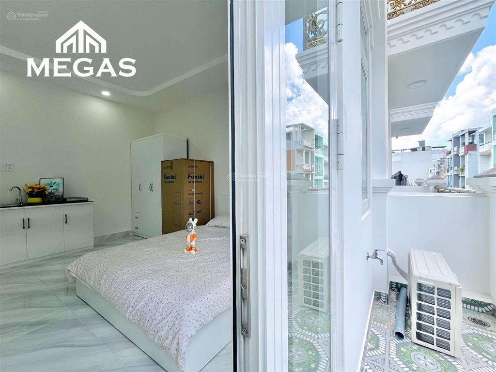 Chính chủ cho thuê phòng ban công nội thất cao cấp thang máy ngay mã lò  hương lộ 2