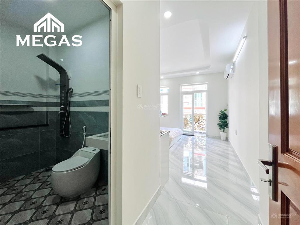 Chính chủ cho thuê phòng ban công nội thất cao cấp thang máy ngay mã lò  hương lộ 2