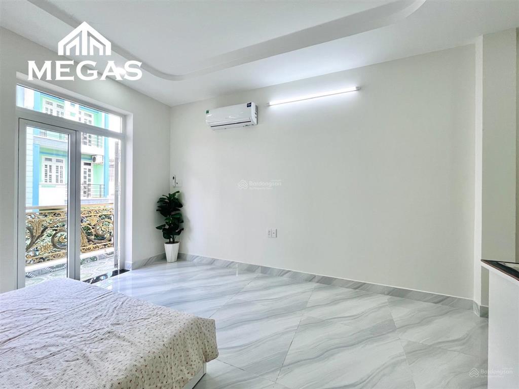 Chính chủ cho thuê phòng ban công nội thất cao cấp thang máy ngay mã lò  hương lộ 2