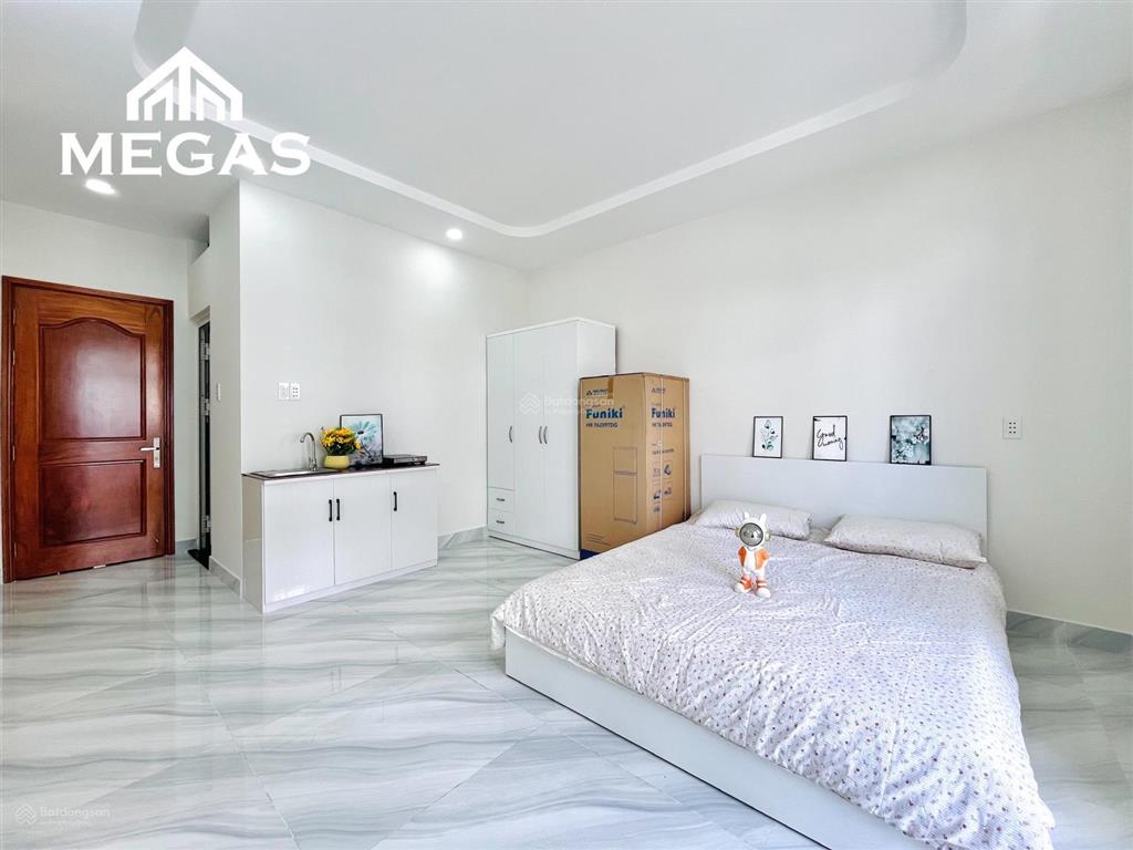 Chính chủ cho thuê phòng ban công nội thất cao cấp thang máy ngay mã lò  hương lộ 2