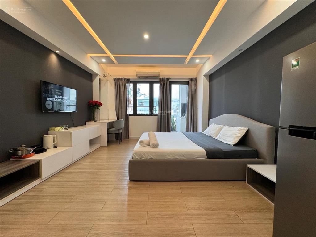 Cho thuê phòng giá tốt đầy đủ nội thất, tách bếp, ban công rộng, đường 3/2, quận 10