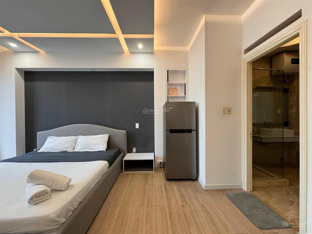 Cho thuê phòng giá tốt đầy đủ nội thất, tách bếp, ban công rộng, đường 3/2, quận 10
