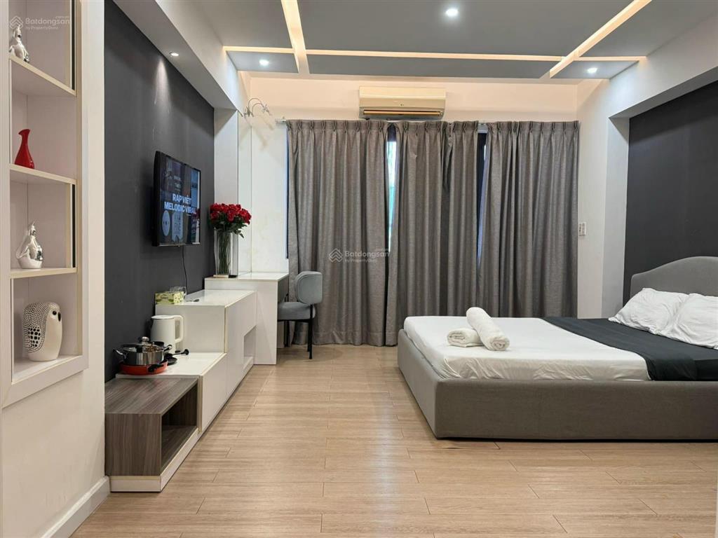 Cho thuê phòng giá tốt đầy đủ nội thất, tách bếp, ban công rộng, đường 3/2, quận 10
