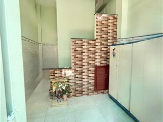 Cho thuê nhà tân hòa đông q6  3 tầng mới đẹp, 2 pn có sẵn 2 máy lạnh  giá 6,5tr