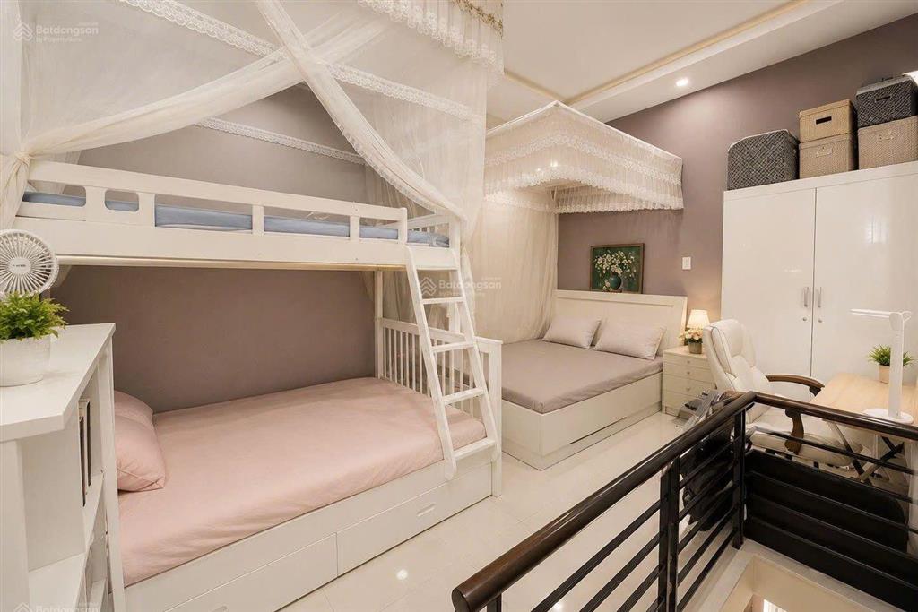 Cho thuê nhà ngô gia tự p8, q5  30m  2pn  giá 9 triệu