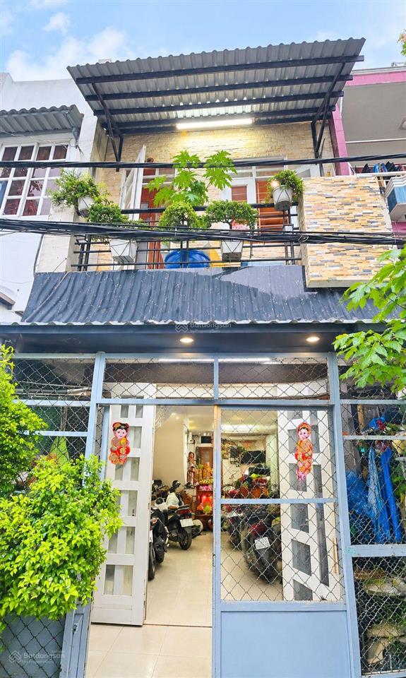Nhà bán lạc long quân p3, q11  38m2  2 tầng  giá 4,25 tỷ.