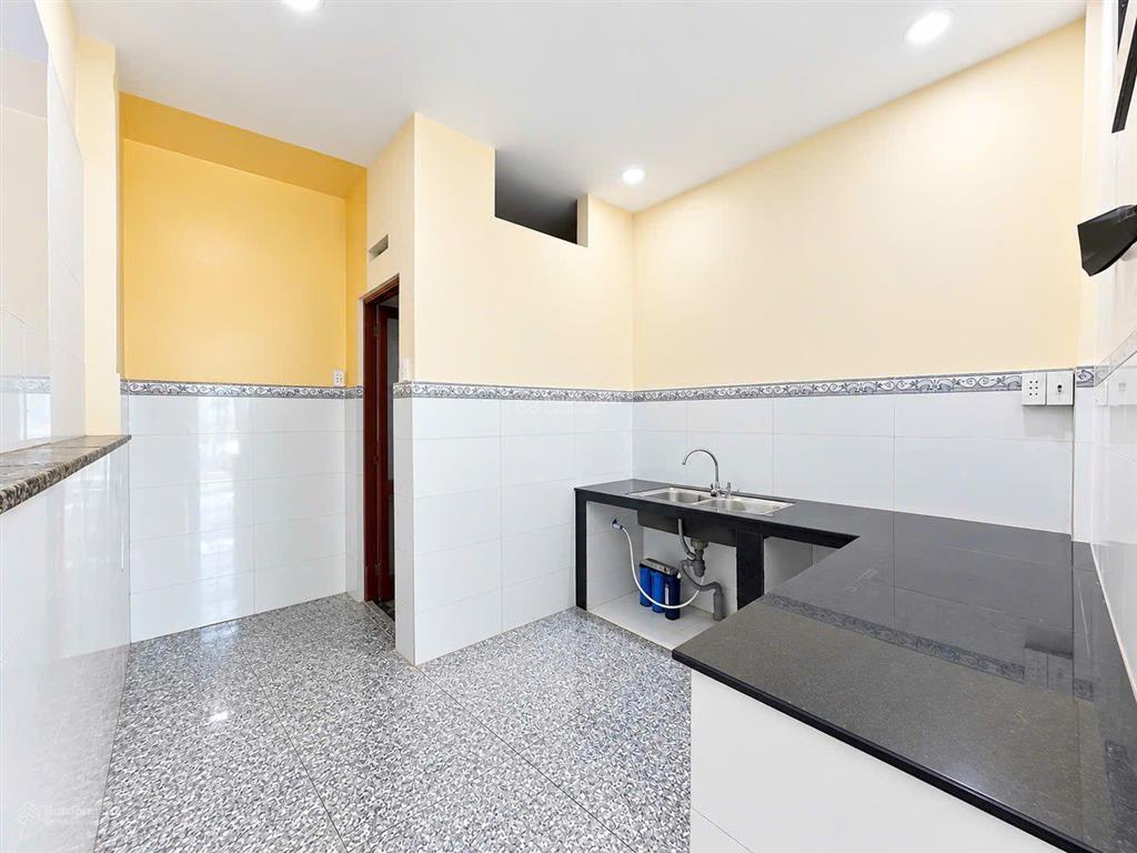 Nhà cho thuê hẻm xe hơi lạc long quân p3, q11  2 tầng, giá 9,5tr/th.
