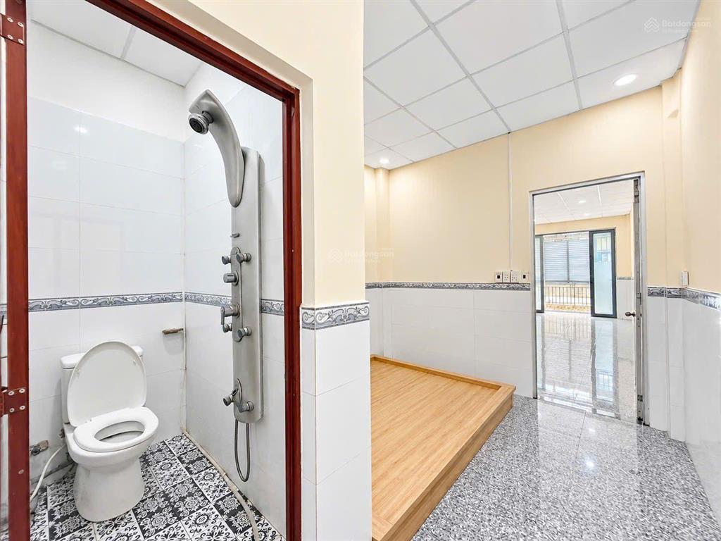Nhà cho thuê hẻm xe hơi lạc long quân p3, q11  2 tầng, giá 9,5tr/th.