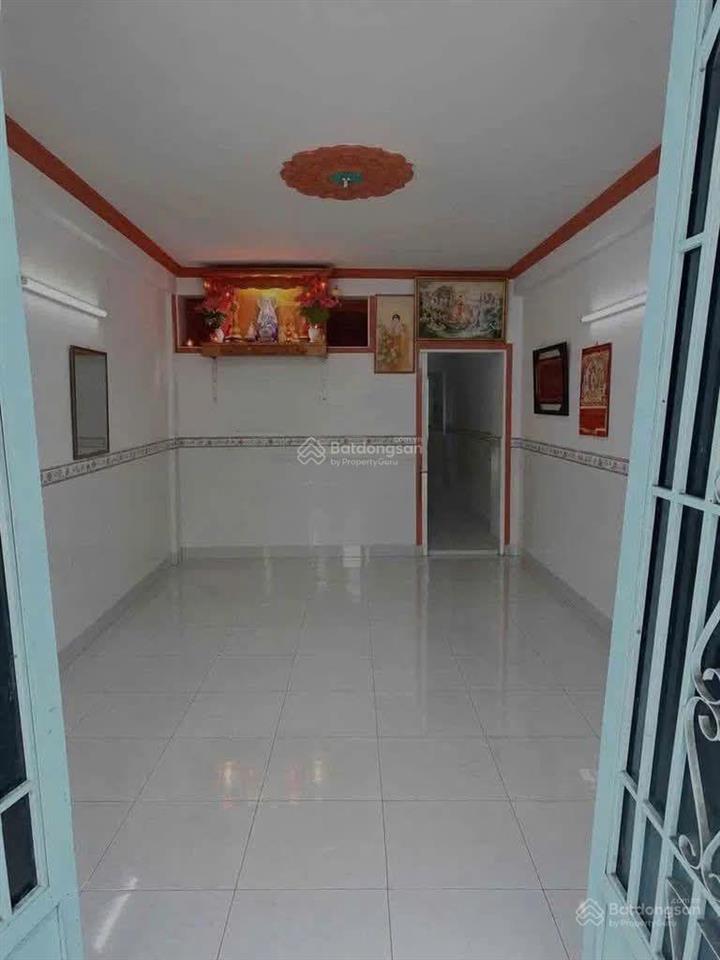 Cho thuê nhà hxh chiến lược, bình tân, 40m, 3 tầng, giá 8,5tr.