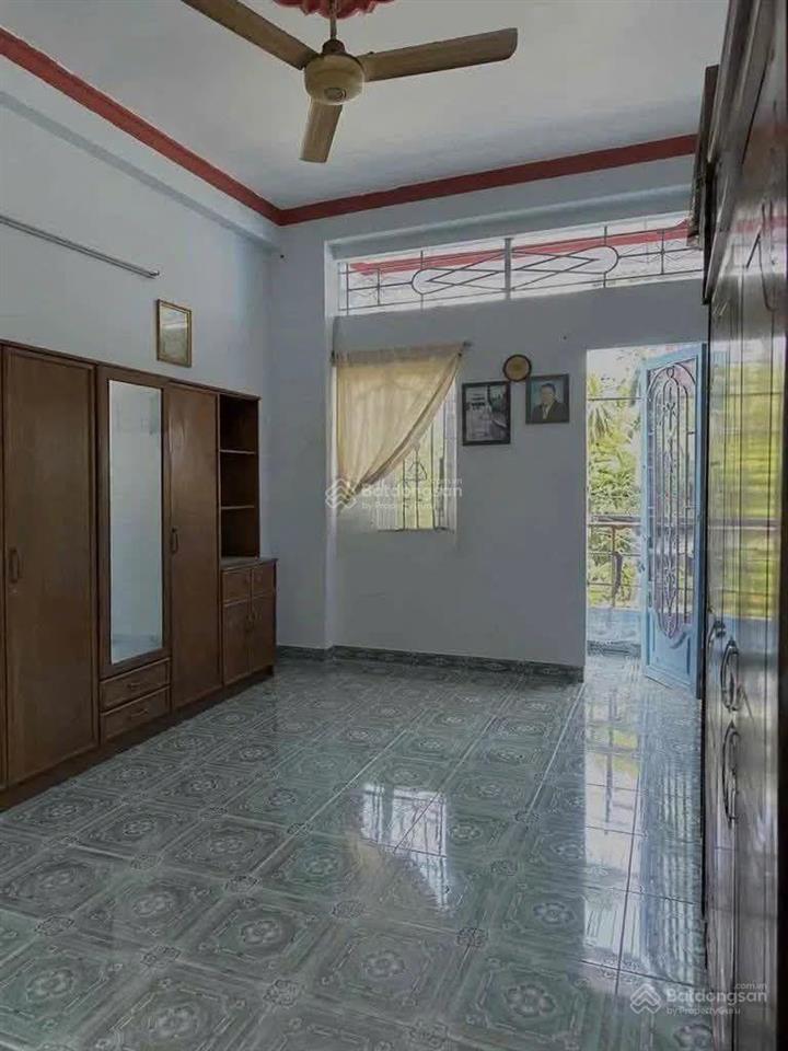 Cho thuê nhà hxh chiến lược, bình tân, 40m, 3 tầng, giá 8,5tr.