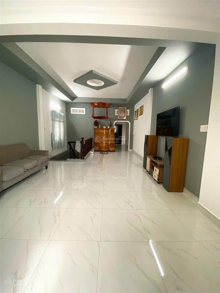 Nhà mặt tiền ql13, cần tiền bán nhanh