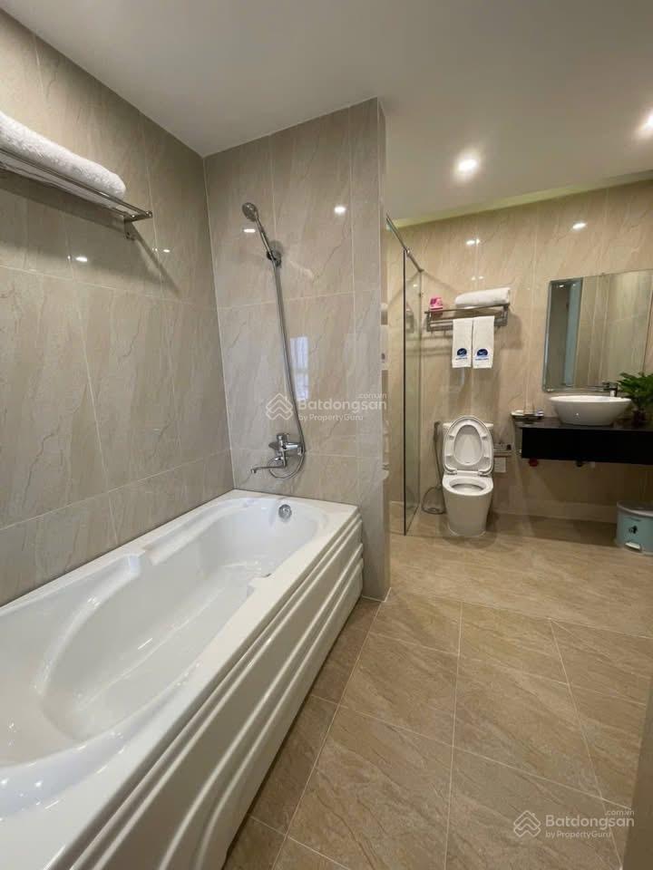 Khách sạn trung tâm thủ dầu một, dòng tiền 1.2 tỷ/năm