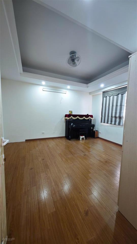 Cấn bán căn góc chung cư 160m2, 4 ngủ, nhà mới đẹp tại kđt ct6 văn khê, hà đông