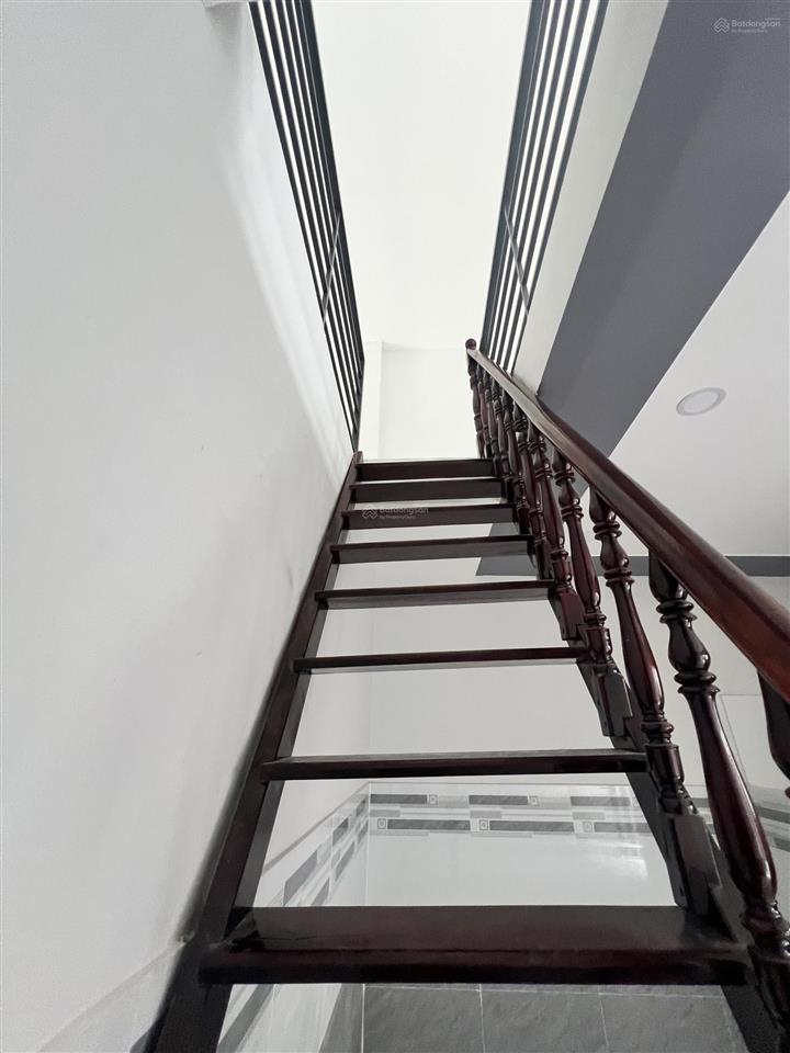 Bán căn nhà cấp 4 gác lửng trong khu mỹ hạnh hoàng gia giá rẻ