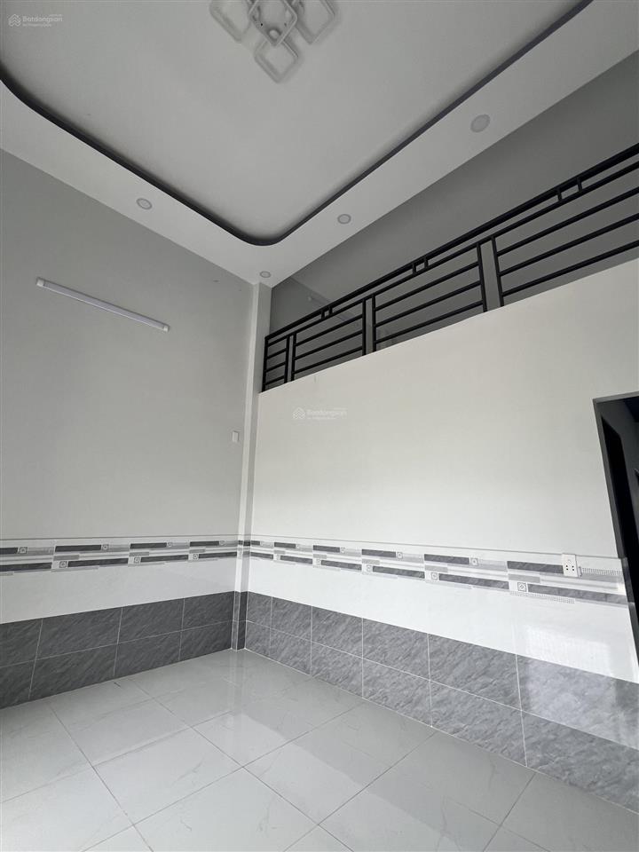 Bán căn nhà cấp 4 gác lửng trong khu mỹ hạnh hoàng gia giá rẻ
