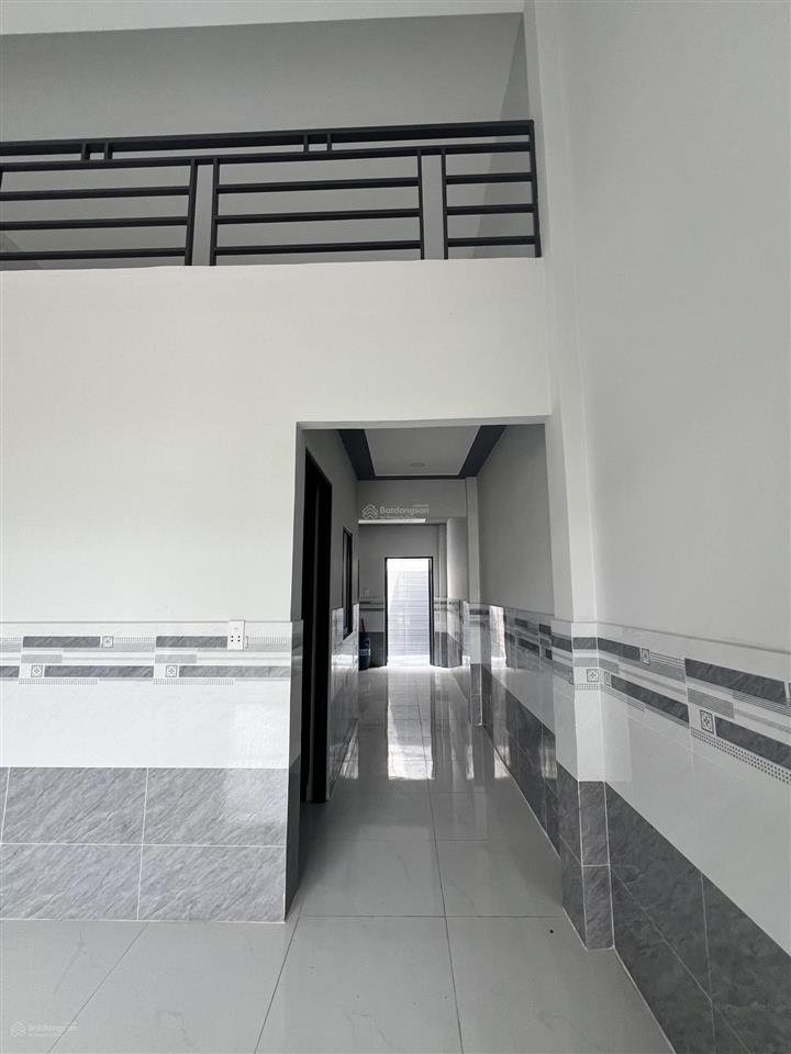 Bán căn nhà cấp 4 gác lửng trong khu mỹ hạnh hoàng gia giá rẻ