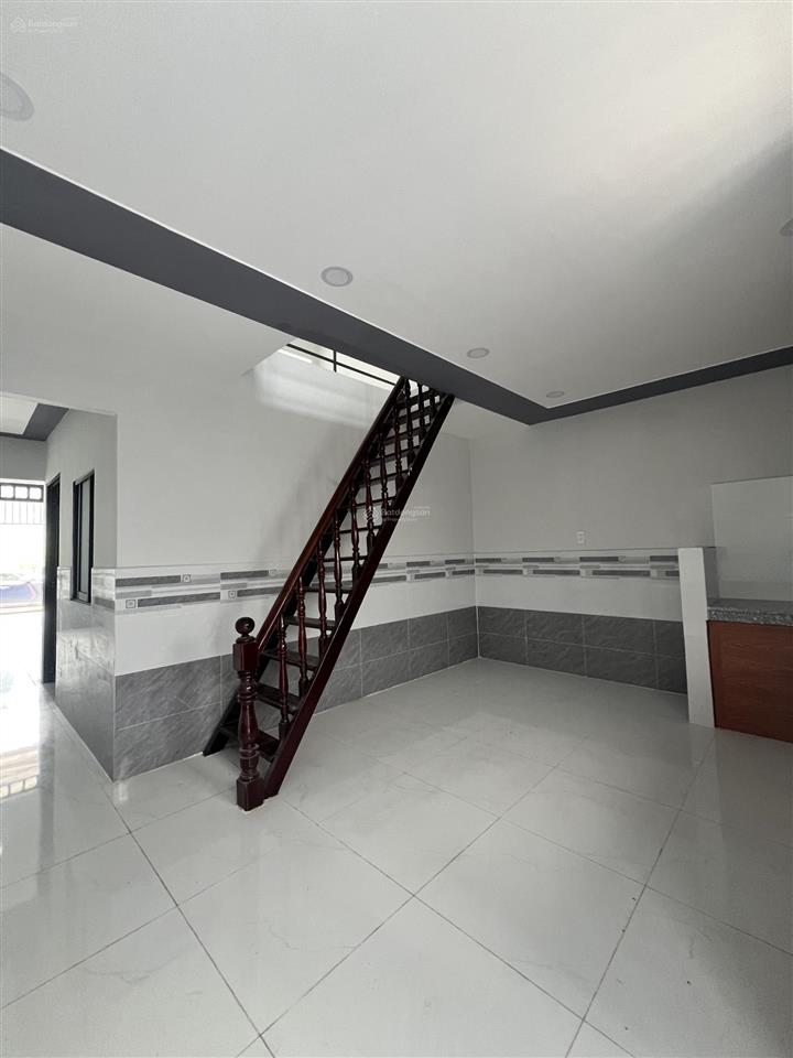 Bán căn nhà cấp 4 gác lửng trong khu mỹ hạnh hoàng gia giá rẻ