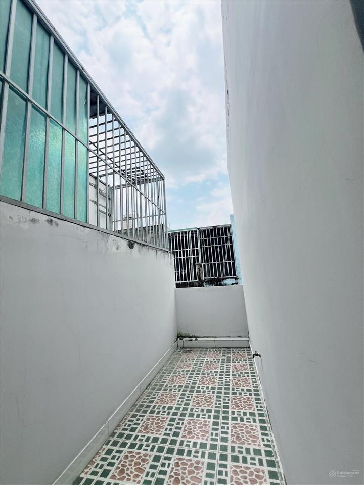 Chủ gửi bán căn nhà 1 trệt 2 lầu hoàn thiện, hoàn công giá 3ty100 vào ở ngay dự án phúc an city