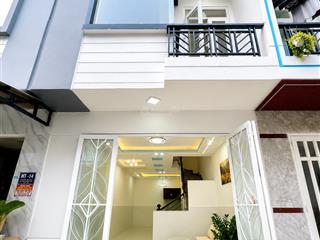Nhà 1 trệt 1 lầu giá rẻ tại đường gò hưu giáp hóc môn giá 1tỷ100