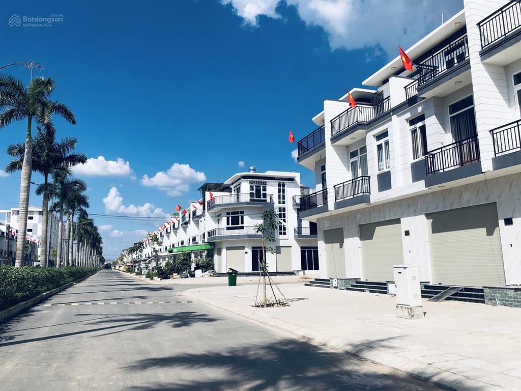 Bán nhà 1 trệt 2 lầu dt 5x20m, giá đầu tư kế bên vinhomes hóc môn 2tỷ780