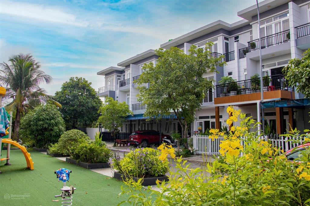 Bán nhà 1 trệt 2 lầu dt 5x20m, giá đầu tư kế bên vinhomes hóc môn 2tỷ780