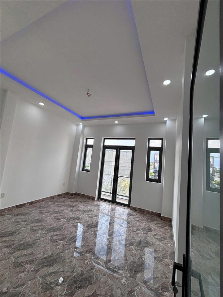Bán nhà 1 lầu chỉ 3,7 tỷ, đường 9m vỉa hè, gần vinhomes grand park