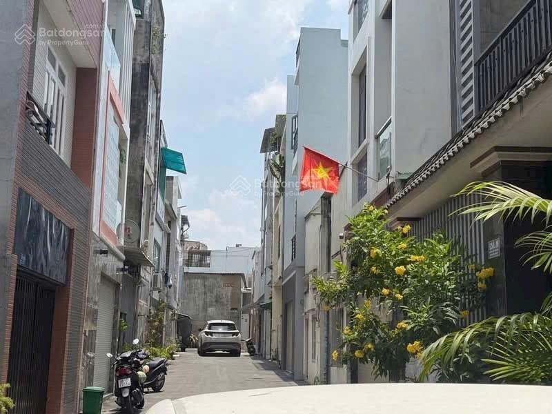 Bán nhà 3 tầng ngay man thiện chỉ 5,7 tỷ