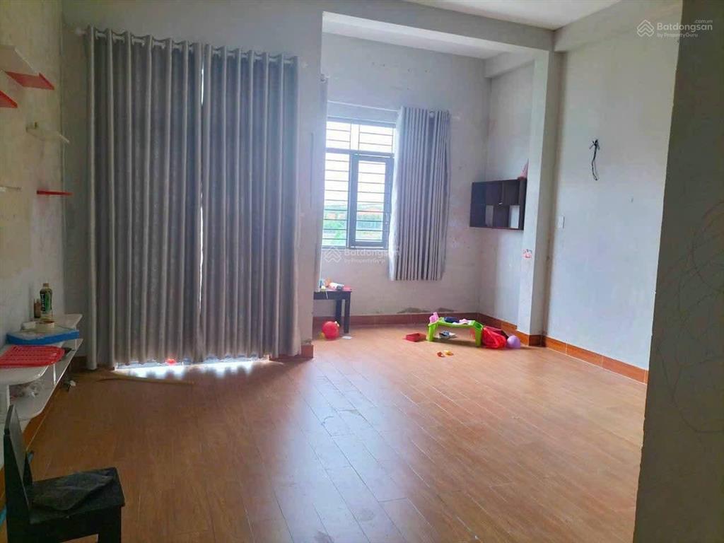 Ngộp bank bán gấp nhà 90m2, 3 tầng ngang 5m chỉ 5,3 tỷ