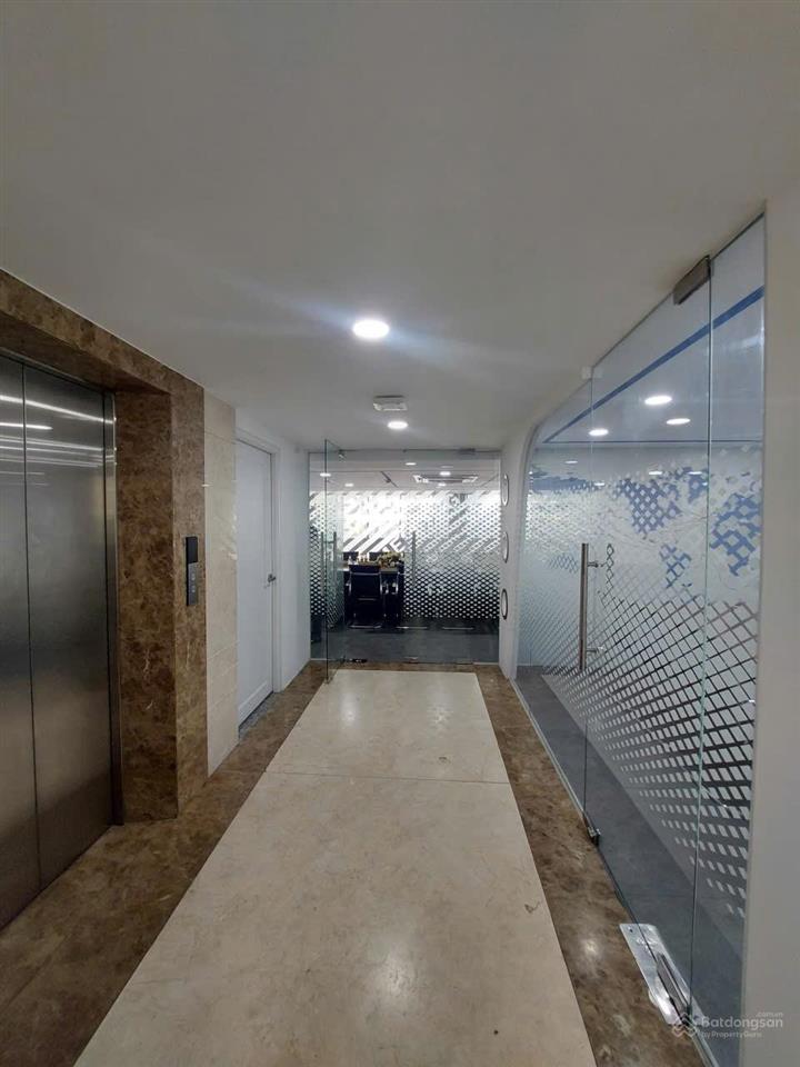 Bán tòa nhà có hầm gần trương văn bang 160m2 chỉ 48 tỷ