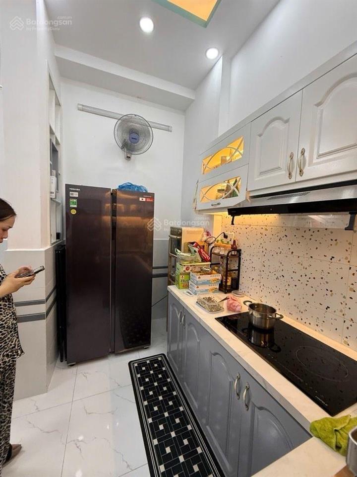 Bán nhà bến vân đồn quận 4  32m2  bề ngang 4m  chỉ 3 tỷ nhỉnh  nhà sạch đẹp ở ngay