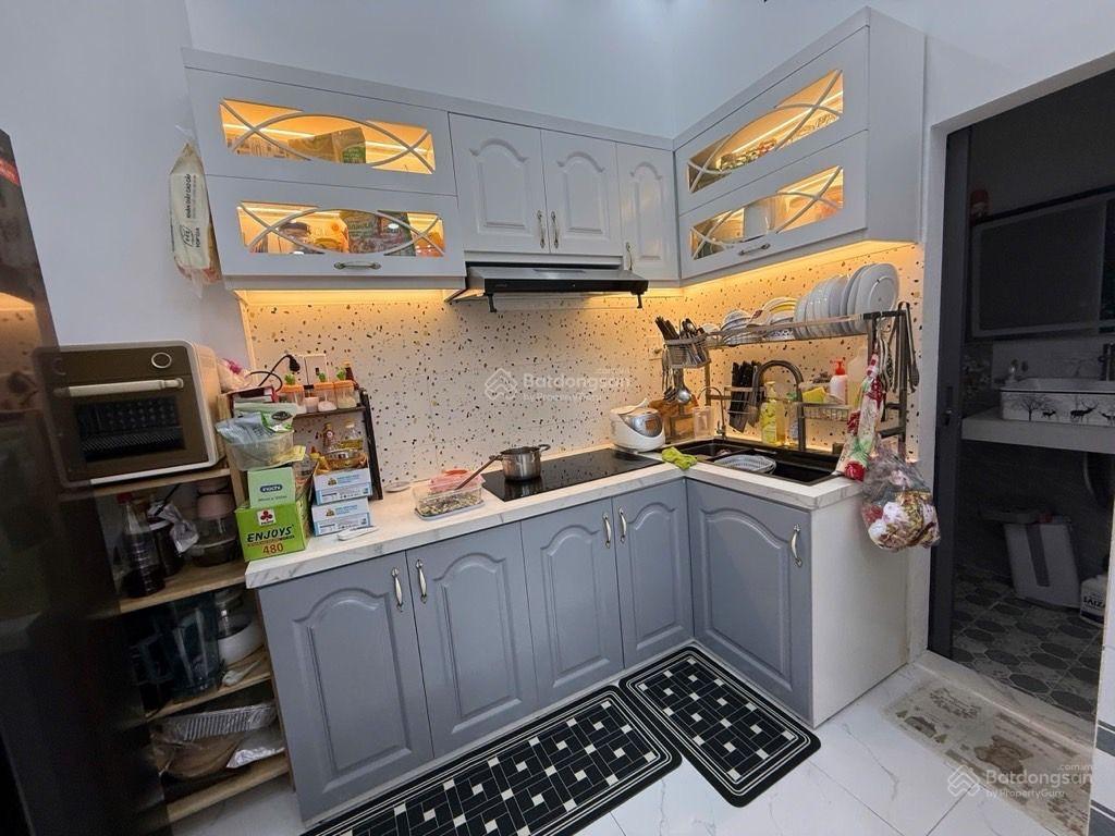 Bán nhà bến vân đồn quận 4  32m2  bề ngang 4m  chỉ 3 tỷ nhỉnh  nhà sạch đẹp ở ngay