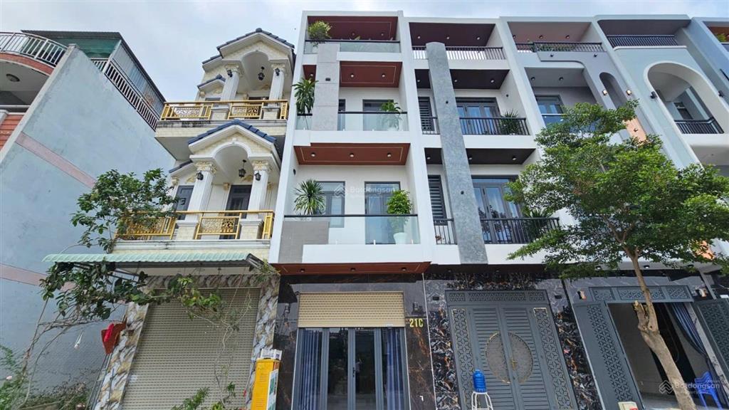 Nhà phố 3 tầng lầu siêu đẹp, sổ hoàn công. full nội thất, 71m tại phú hồng thịnh 8