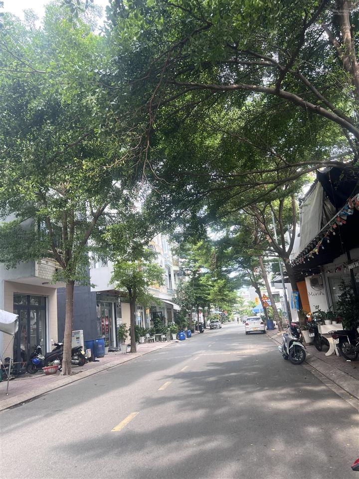 Trục chính n1  phú hồng thịnh 8 kinh doanh buôn bán ok