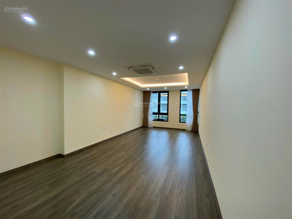 Cần cho thuê tòa nhà vp, mặt phố trung tâm hành chính hà đông, 8 tầng, 120m2/sàn, mặt tiền gần 9m