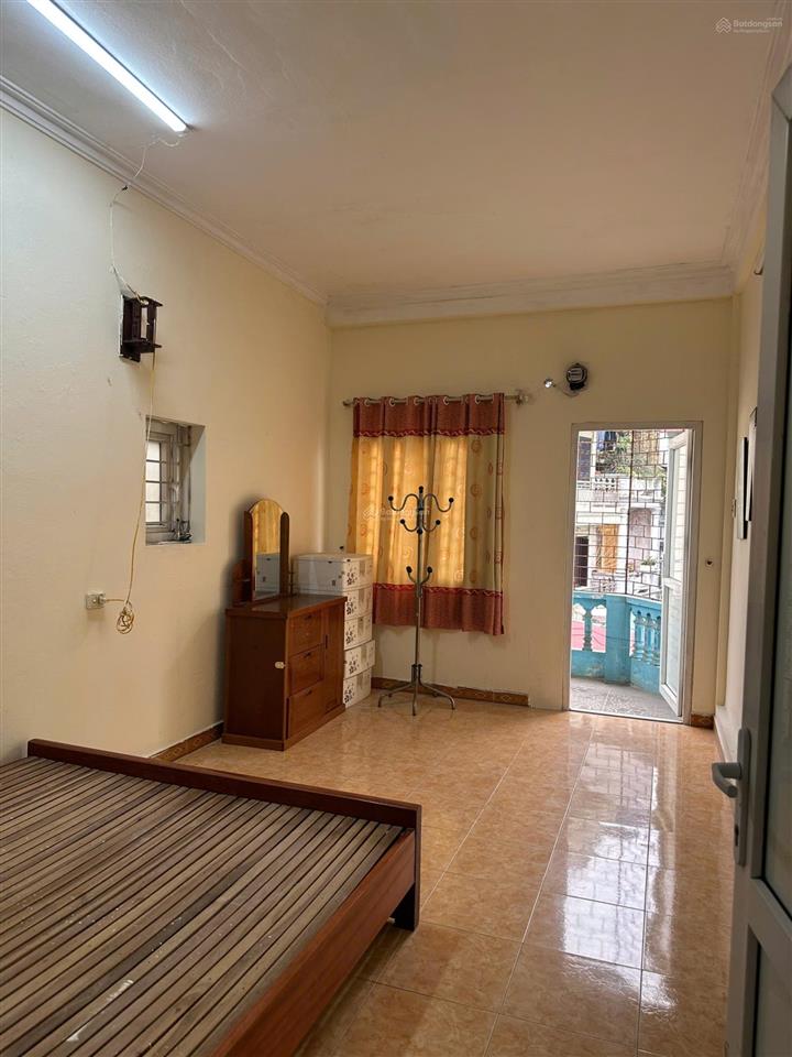 Bán nhà minh khai  hai bà trưng, 4 tầng, gần phố, ở ngay, giá tốt nhất