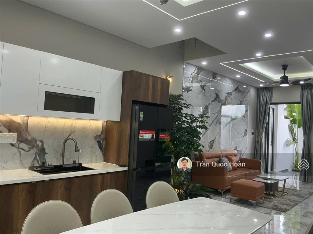 Bán nhà 1 trệt 2 lầu1 tum, 4pn5wc, khu tái định cư 10ha vũng tàu, 79,2m2 giá 9,999 tỷ