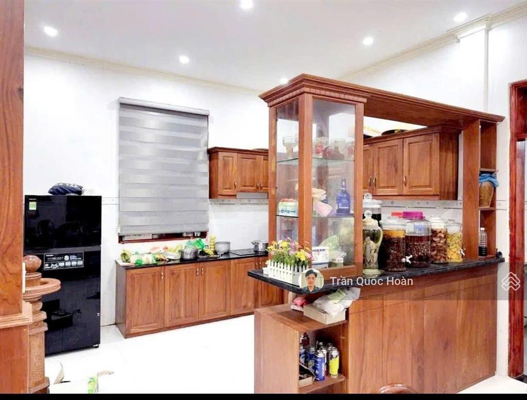 Bán biệt thự hùng vương hòa long bà rịa, 1 trệt 3 lầu 200m2, giá 6,8 tỷ