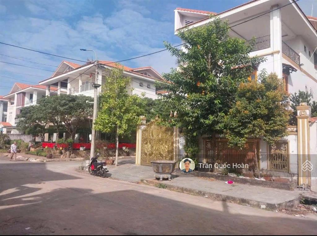 Bán biệt thự hùng vương hòa long bà rịa, 1 trệt 3 lầu 200m2, giá 6,8 tỷ