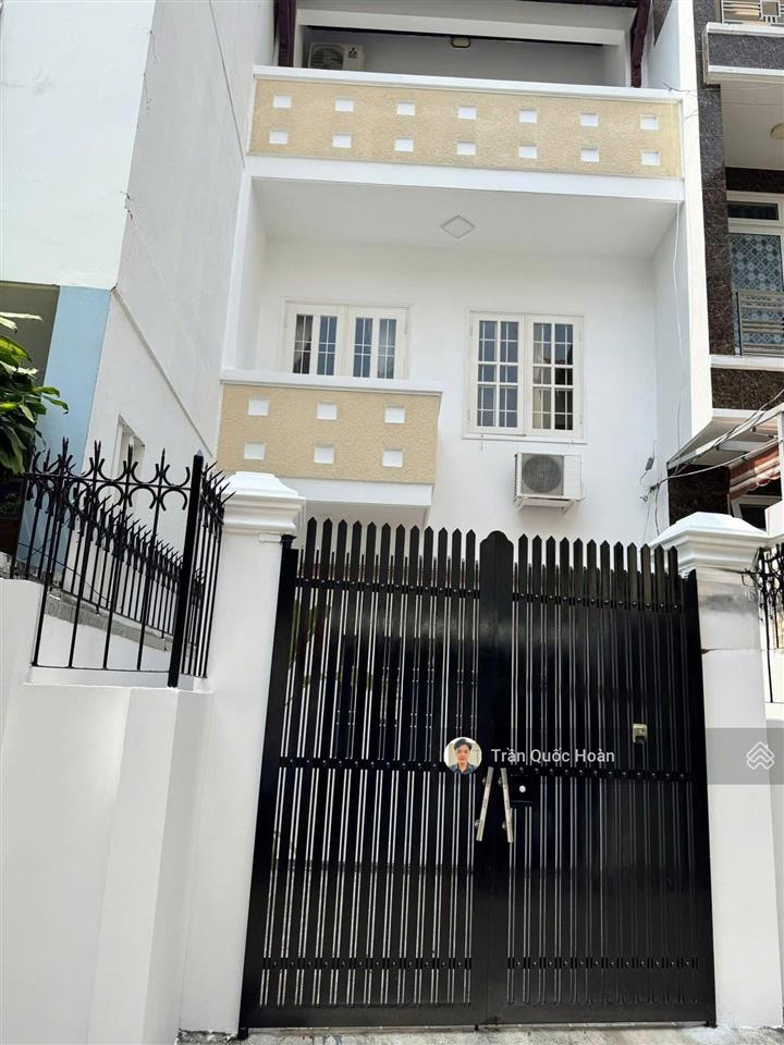 Bán nhà 1 trệt 2 lầu 1 tum lạc long quân vũng tàu, 95,6m2 ngang 4,6m, giá 9,5 tỉ