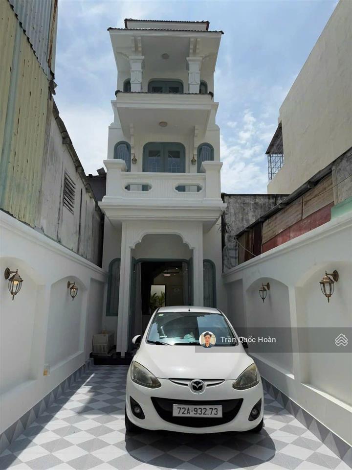 Bán nhà 1 trệt 3 lầu, 108m  full nội thất cao cấp, sân đậu 2 ô tô, hẻm thông n.a.ninh, giá 9,3 tỷ