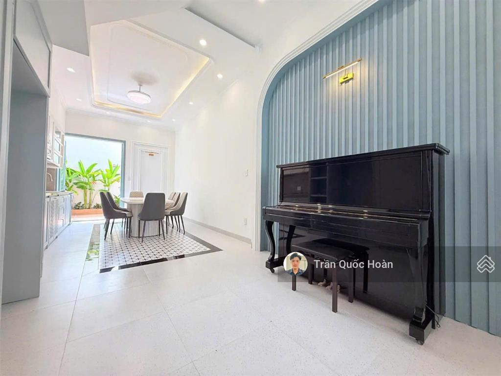 Bán nhà 1 trệt 3 lầu, 108m  full nội thất cao cấp, sân đậu 2 ô tô, hẻm thông n.a.ninh, giá 9,3 tỷ