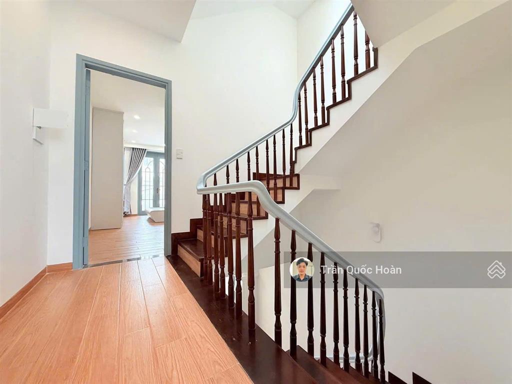 Bán nhà 1 trệt 3 lầu, 108m  full nội thất cao cấp, sân đậu 2 ô tô, hẻm thông n.a.ninh, giá 9,3 tỷ