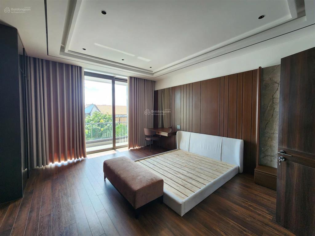 Bán nhà mới 1 trệt 2 lầu nam kỳ khởi nghĩa, gara ô tô, 96m, giá 10,5 tỷ