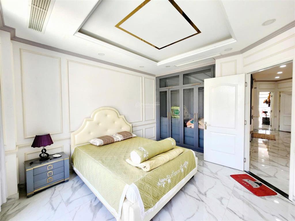 Cho thuê căn shophouse vincom hoàn thiện đẹp ngang 10m 1 trệt 2 lầu