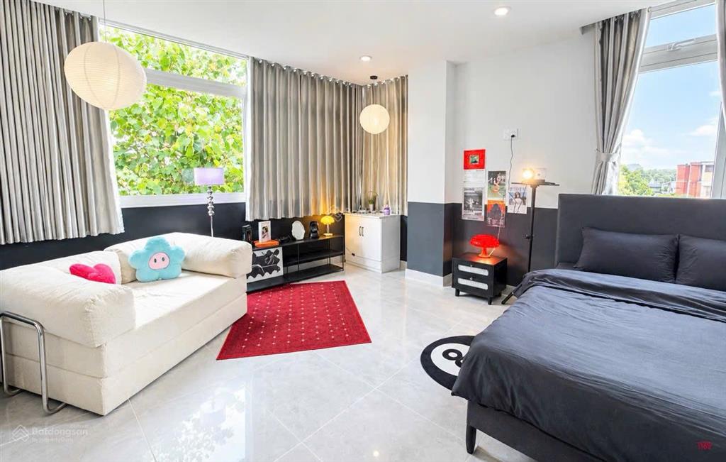 Bán nhà đẹp có thang máy góc 2 mặt tiền kdc phúc hiếu  sẵn dòng tiền