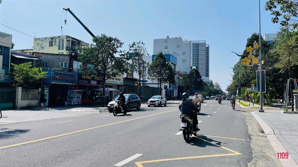 Cho thuê mặt bằng kinh doanh ngang gần 14m đường hà huy giáp