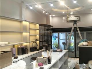 Cho thuê căn góc tiện kinh doanh 88/21 vườn chuối phường 4 quận 3