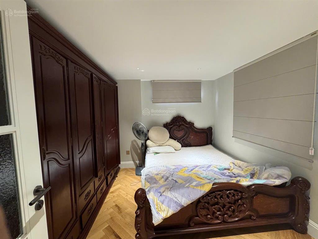 Biệt thự hiện đại 4 tầng mặt tiền đường nguyễn văn thủ quận 1